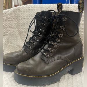 Beautiful Like New!!   Dr Martens Taupe Leather Boots Size 7!